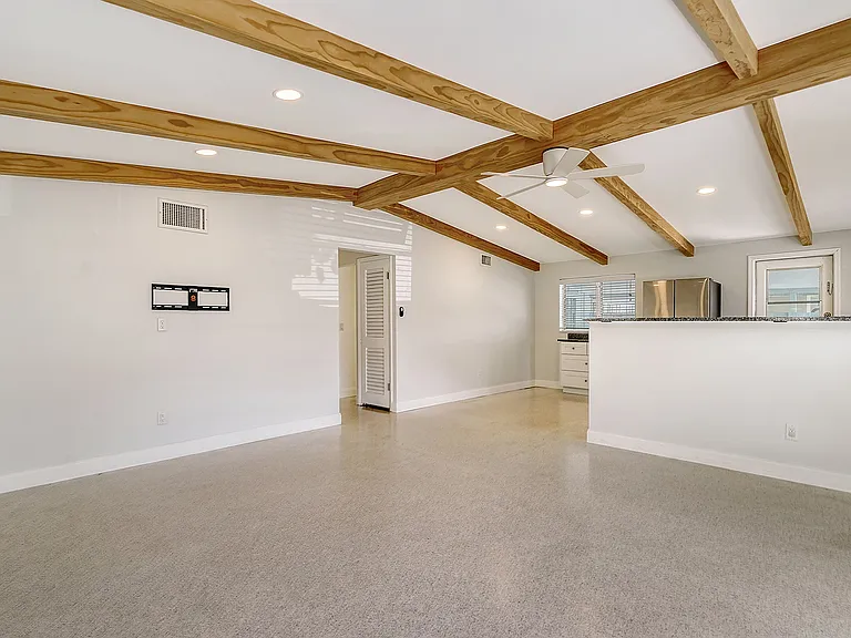 4219 Maceachen Blvd — Photo 4