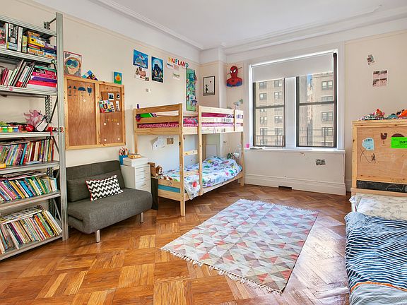3rd image of 220 W 98th St APT 7A