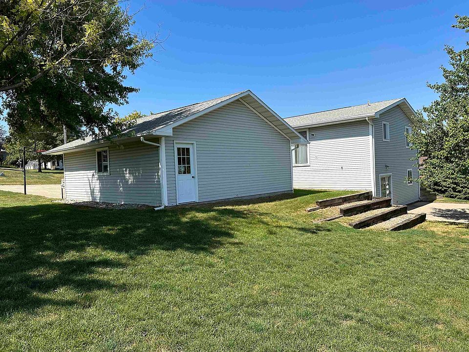 909 S Douglas St, Randolph, NE 68771 Zillow