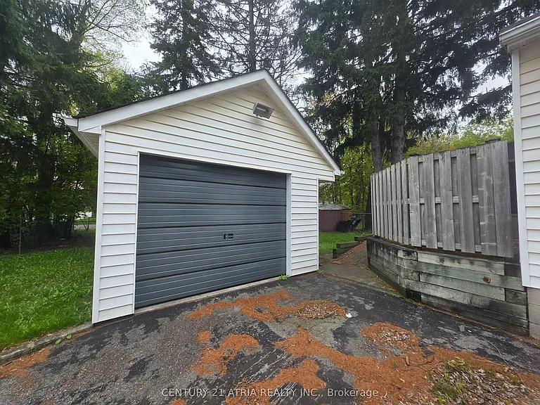 32 Meadowview Ave — Photo 24