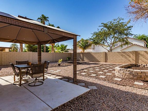 3rd image of 2062 E Pinto Dr