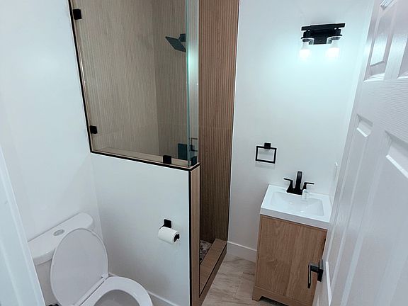 2nd image of 1317 N Chester Ave #3