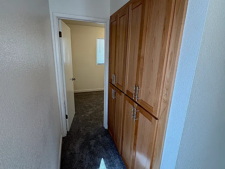 427 Oak St — Photo 11