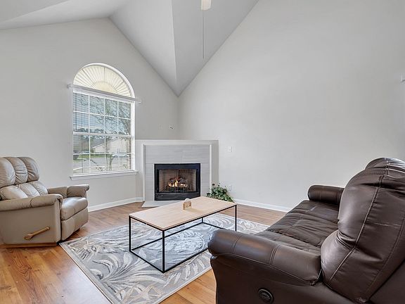 5th image of 1370 Pawnee Pointe Ct