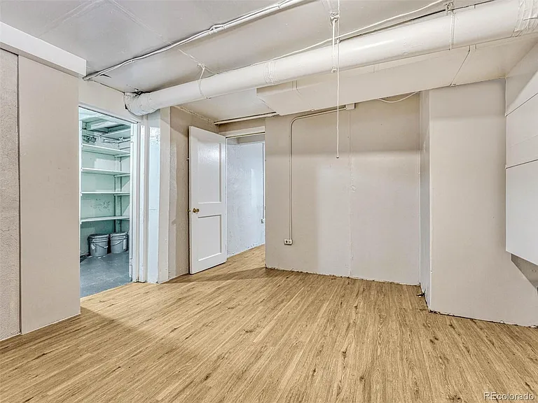 548 S Lincoln St #BASEMENT — Photo 14