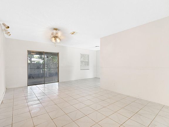 5th image of 6306 Saxon Boulevard