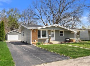 1126 Birch Dr, Waukesha, WI