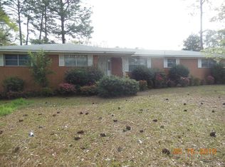 422 N Lanier St, Lyons, GA 30436