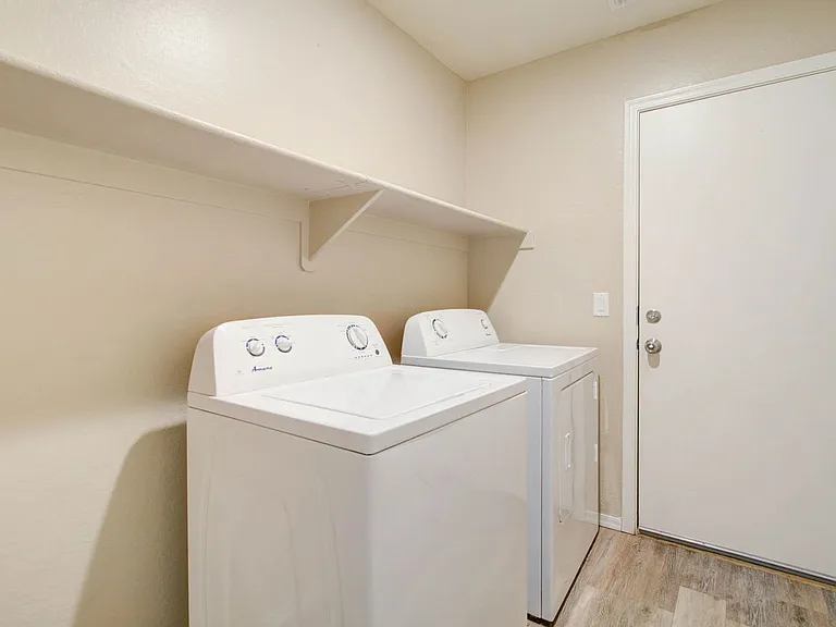 41375 W Cahill Dr — Photo 30