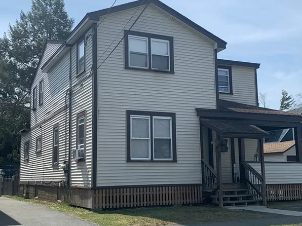 48 W School St, Westfield, MA 01085