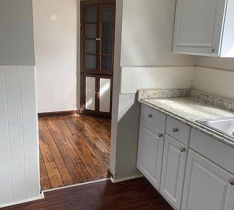 3rd image of 2855 Montana Ave APT 1