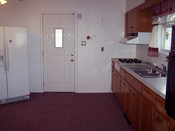 3rd image of 32 Pennsylvania Ave