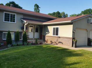 221 E Division St, Rockford, MI 49341