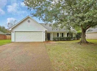 2011 Meadow Oak Dr, Flowood, MS 39232