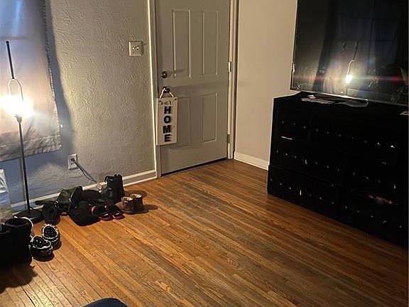 4th image of 321 Orville Dr