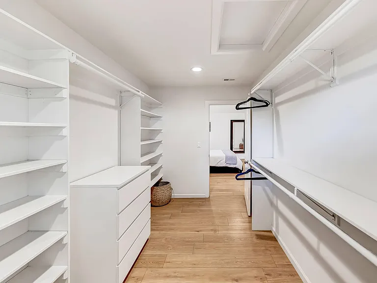 7715 Oakdale Ave — Photo 18