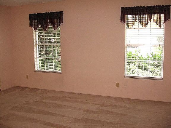 3rd image of 808 Mimosa Dr