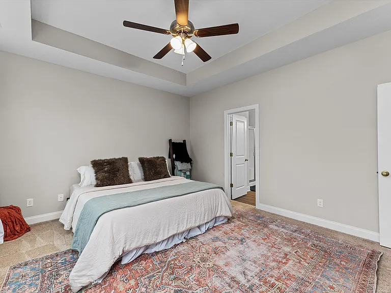 975 Newburn Dr — Photo 35