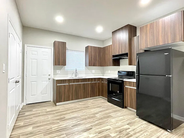 804 Sunset Valley St #1 — Photo 8
