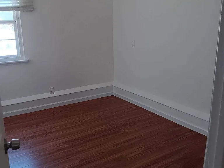 7318 W 88th St — Photo 14