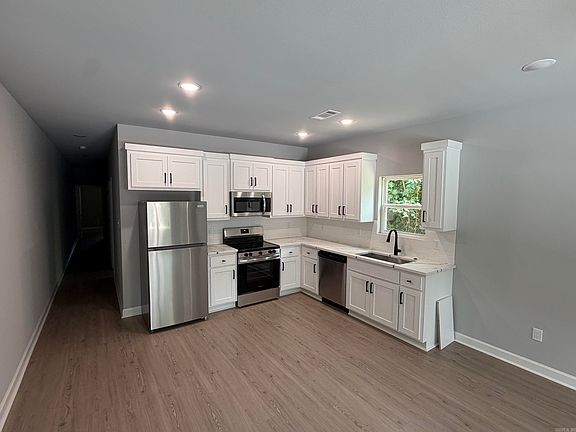 2nd image of 1508 Longview St