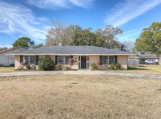 828 S 33rd St, Nederland, TX 77627