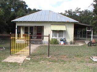 108 W 6th St, Camp Wood, TX 78833