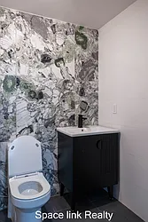 Rented by Space Link Realty