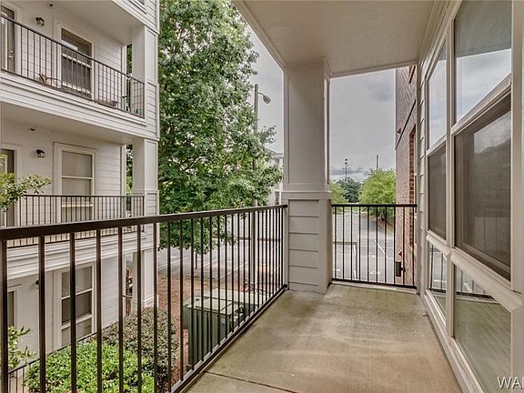 3rd image of 600 13th St #523