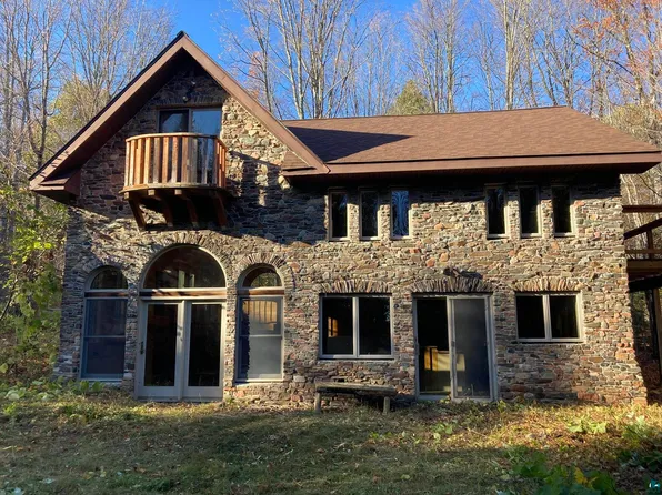 192 W Deeryard Lake Rd, Lutsen, MN 55612