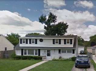 704 Gates St, West Chicago, IL 60185