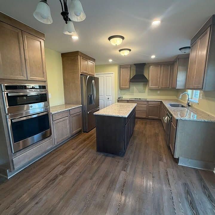 2nd image of 23281 Primrose Ln