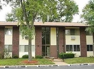 7551 Hazelcrest Dr APT A, Hazelwood, MO 63042