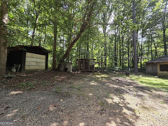 5th image of 864 Harlan Lane Rd