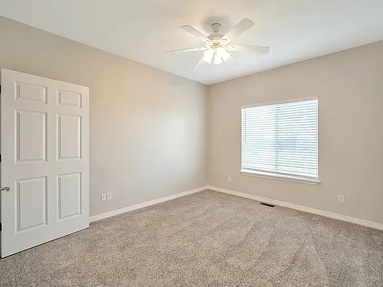 2228 Red Maple Cir — Photo 7