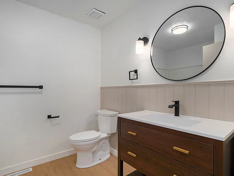 2023 E Battlefield Rd — Photo 17