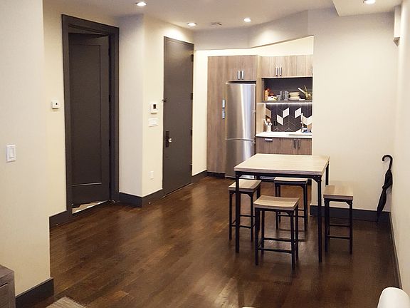 4th image of 1485 Gates Ave #1FR