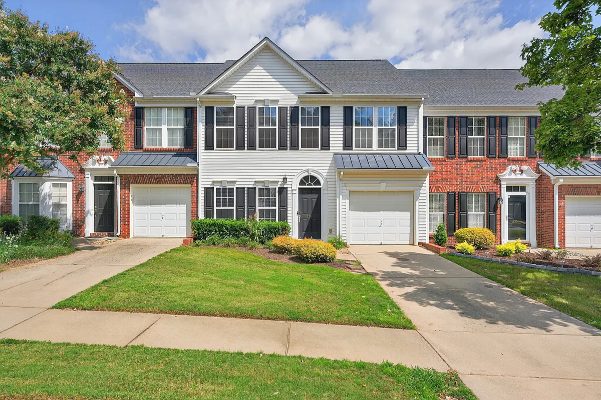 Building Photo - 263 Hadley Commons Dr #1
