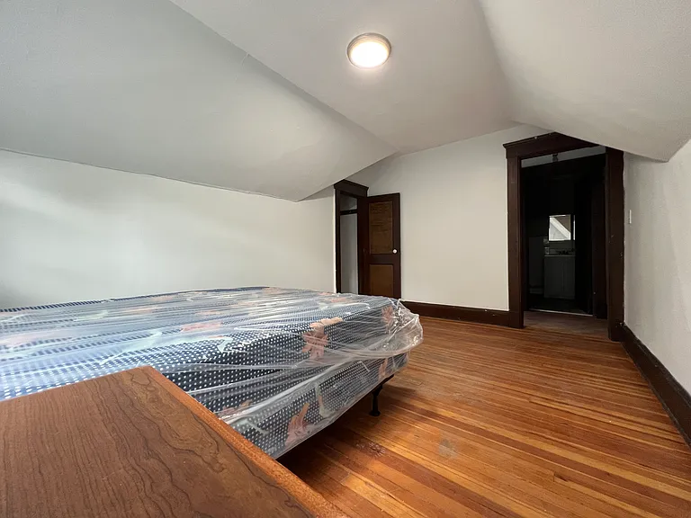 739 Whitney Ave #3 — Photo 5
