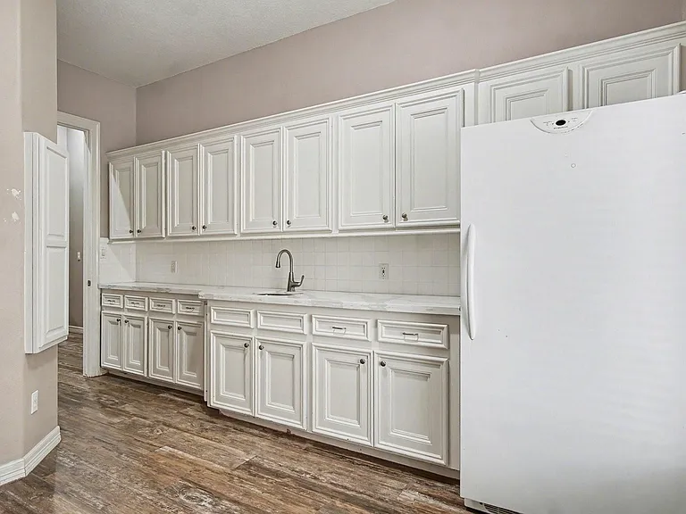 15569 Crown Oaks Dr — Photo 33