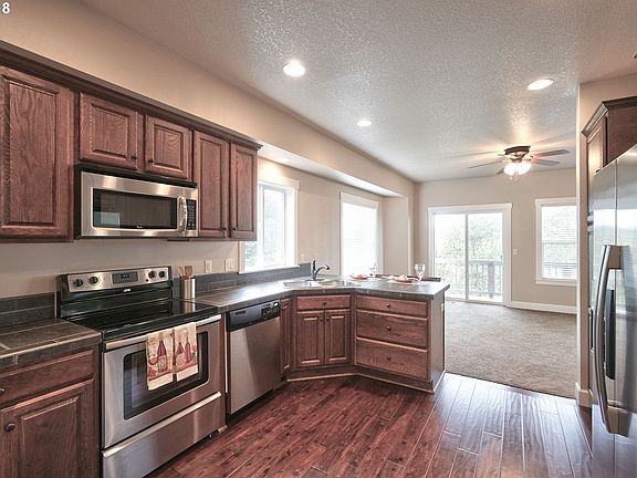3rd image of 1441 SE Marine Ave