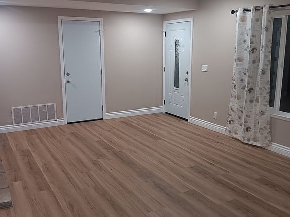 5th image of 1002 Driftwood St
