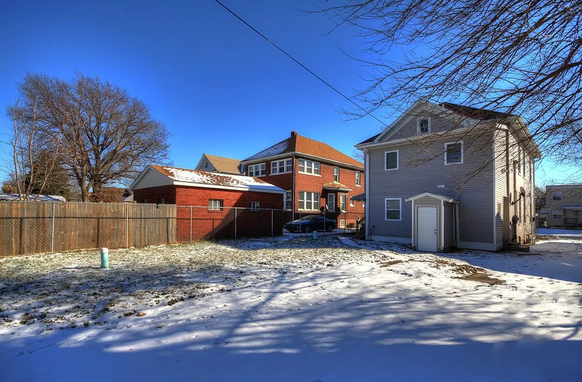 3 bed, 1100 sqft, $1,250 — Photo 3