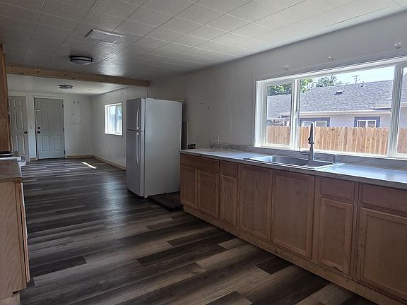 3rd image of 729 4th St