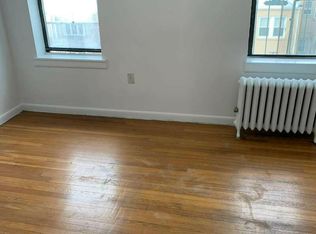 21-39 27th St #B3, Astoria, NY 11105