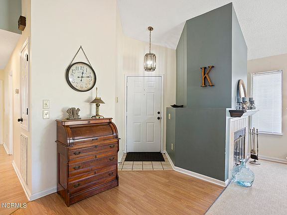 5th image of 212 Nantucket Court