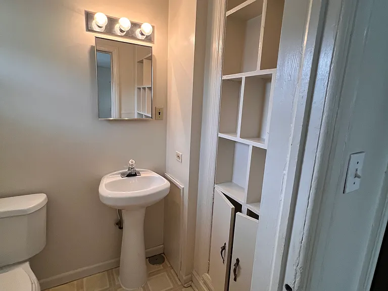 6 Oak Ln #2 — Photo 8
