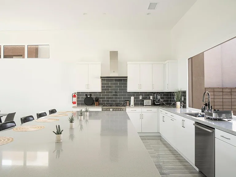 825 Fountain Dr — Photo 9