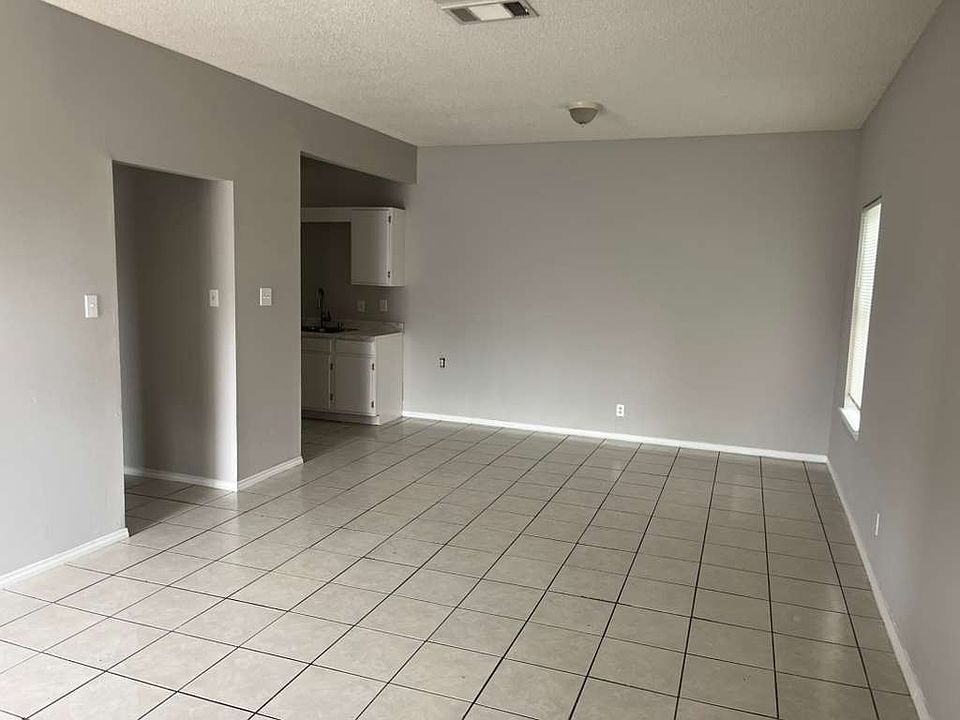 1st image of 7620 Windsor Oaks