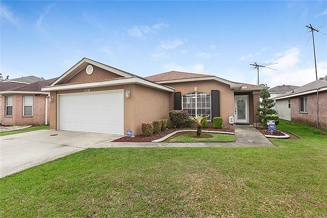 1st image of 24 Larkspur Ln